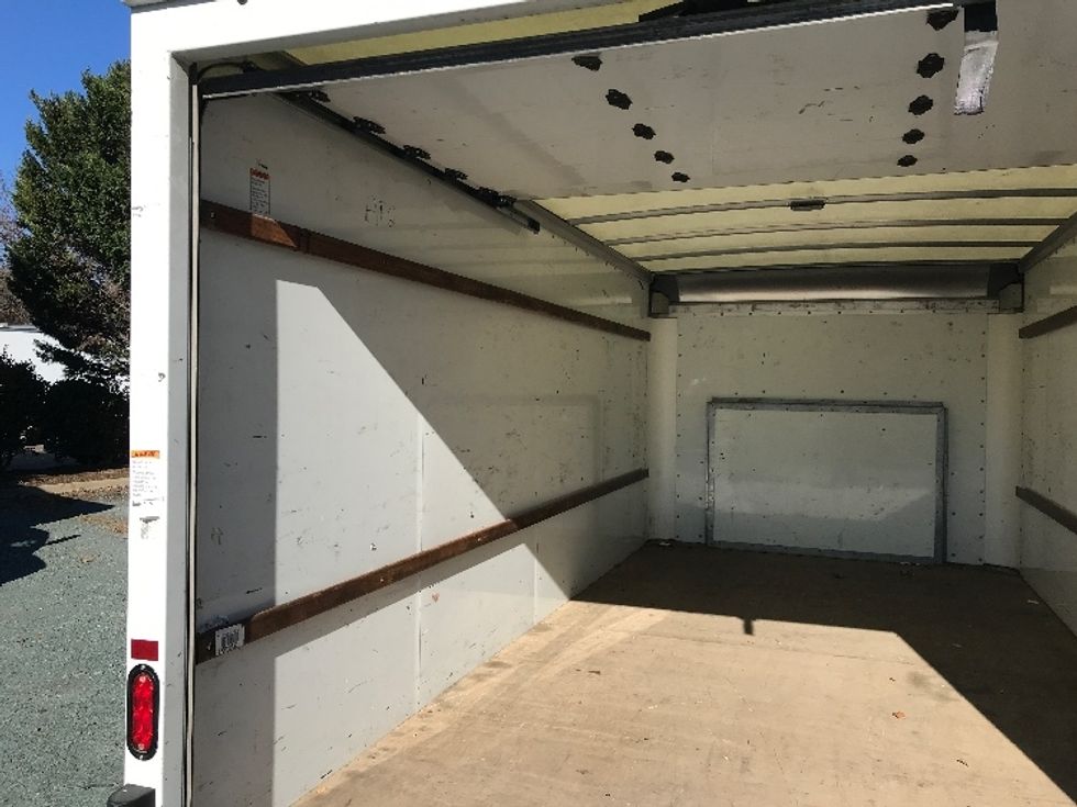 Light Duty Box Truck-Light and Medium Duty Trucks-Ford-2022-E350-Charlottesville-VA-80,193\n\t\tmiles-$ 41,000 - Image 11