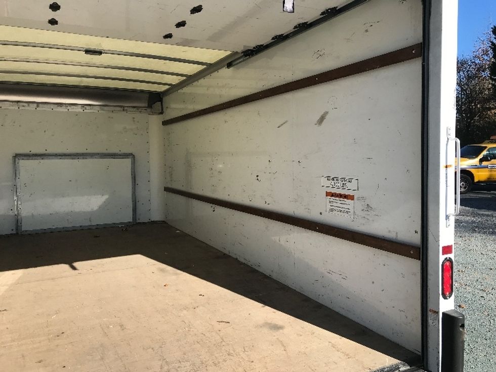 Light Duty Box Truck-Light and Medium Duty Trucks-Ford-2022-E350-Charlottesville-VA-80,193\n\t\tmiles-$ 41,000 - Image 12