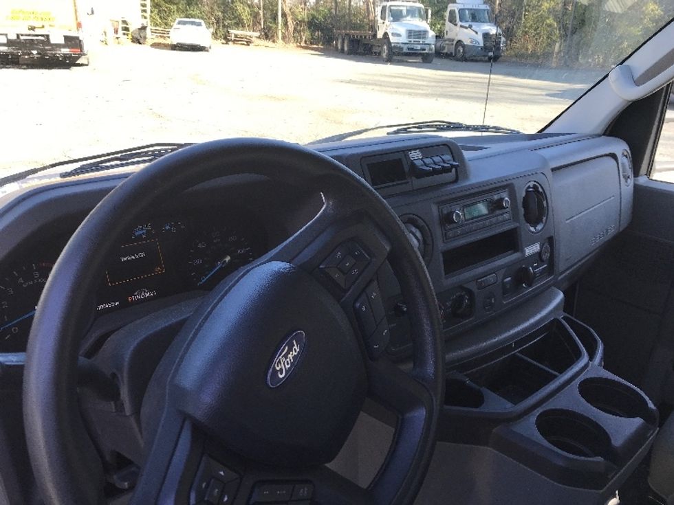 Light Duty Box Truck-Light and Medium Duty Trucks-Ford-2022-E350-Charlottesville-VA-80,193\n\t\tmiles-$ 41,000 - Image 17