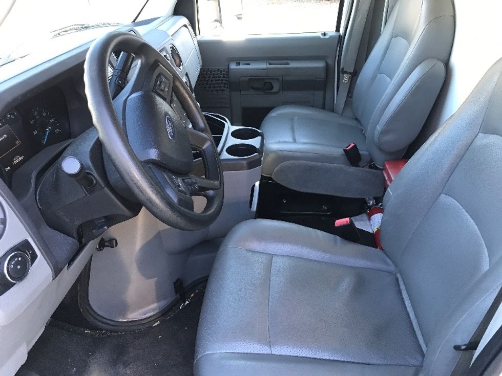 Light Duty Box Truck-Light and Medium Duty Trucks-Ford-2022-E350-Charlottesville-VA-80,193\n\t\tmiles-$ 41,000 - Image 19