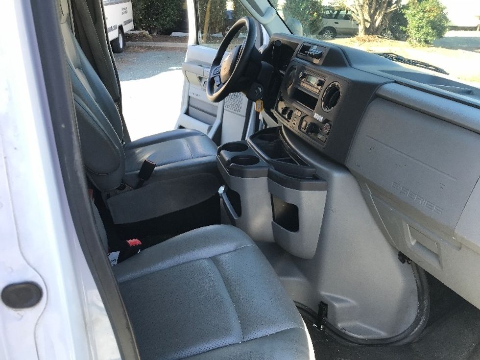 Light Duty Box Truck-Light and Medium Duty Trucks-Ford-2022-E350-Charlottesville-VA-80,193\n\t\tmiles-$ 41,000 - Image 22