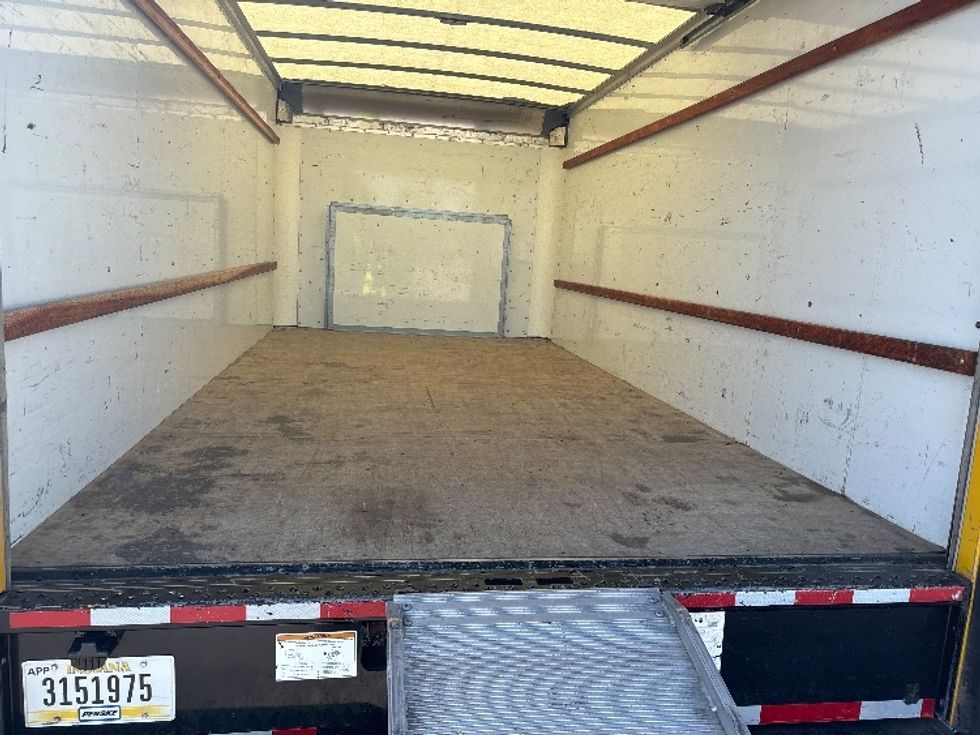 Light Duty Box Truck-Light and Medium Duty Trucks-Ford-2022-E350-Chesapeake-VA-118,305\n\t\tmiles-$ 25,500 - Image 10