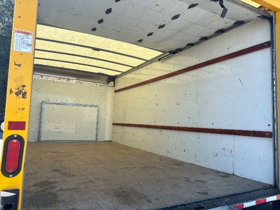 Light Duty Box Truck-Light and Medium Duty Trucks-Ford-2022-E350-Chesapeake-VA-118,305\n\t\tmiles-$ 25,500 - Image 12
