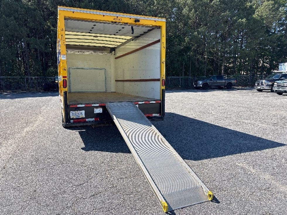 Light Duty Box Truck-Light and Medium Duty Trucks-Ford-2022-E350-Chesapeake-VA-118,305\n\t\tmiles-$ 25,500 - Image 9