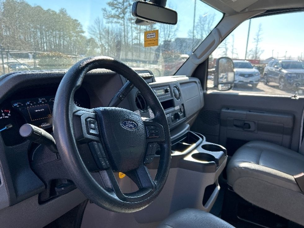 Light Duty Box Truck-Light and Medium Duty Trucks-Ford-2022-E350-Chesapeake-VA-77,262\n\t\tmiles-$ 41,750 - Image 15