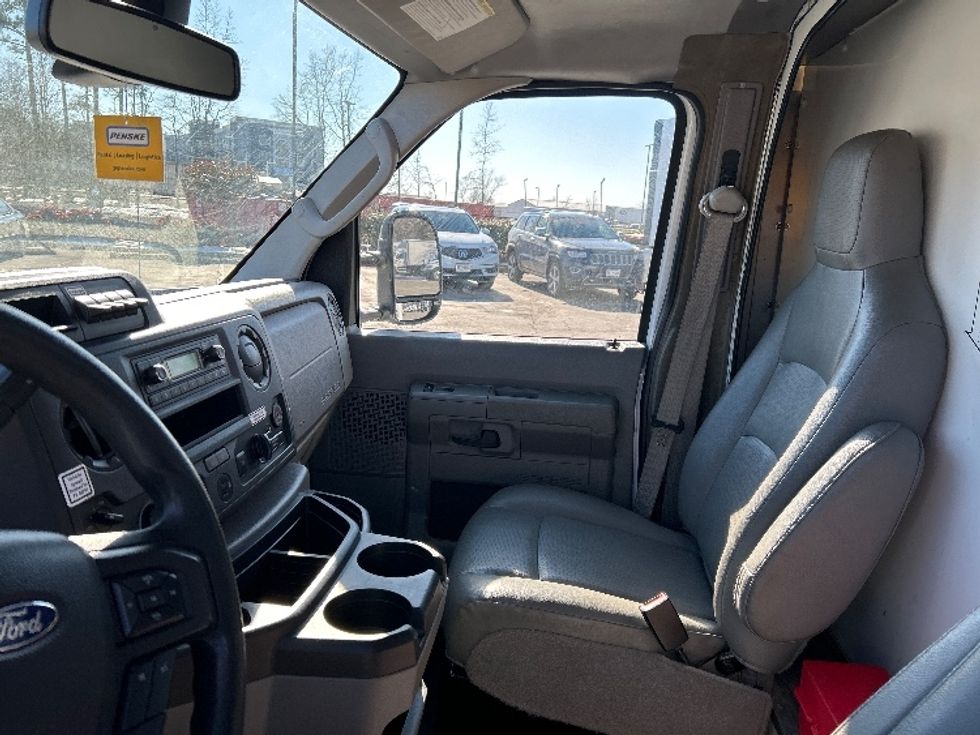 Light Duty Box Truck-Light and Medium Duty Trucks-Ford-2022-E350-Chesapeake-VA-77,262\n\t\tmiles-$ 41,750 - Image 17