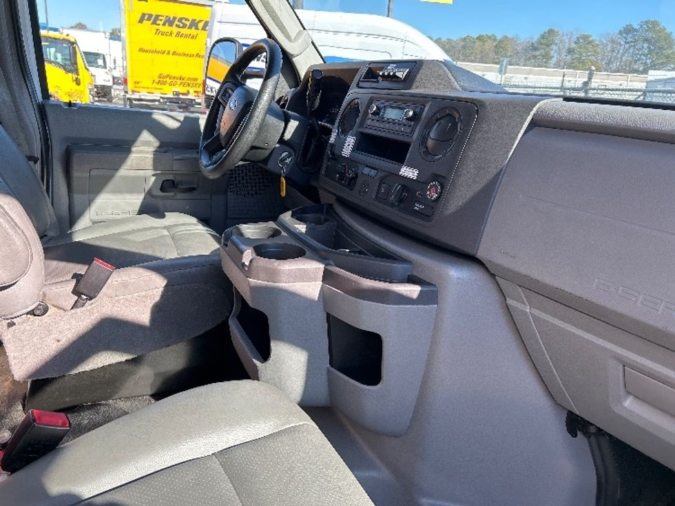 Light Duty Box Truck-Light and Medium Duty Trucks-Ford-2022-E350-Chesapeake-VA-77,262\n\t\tmiles-$ 41,750 - Image 20