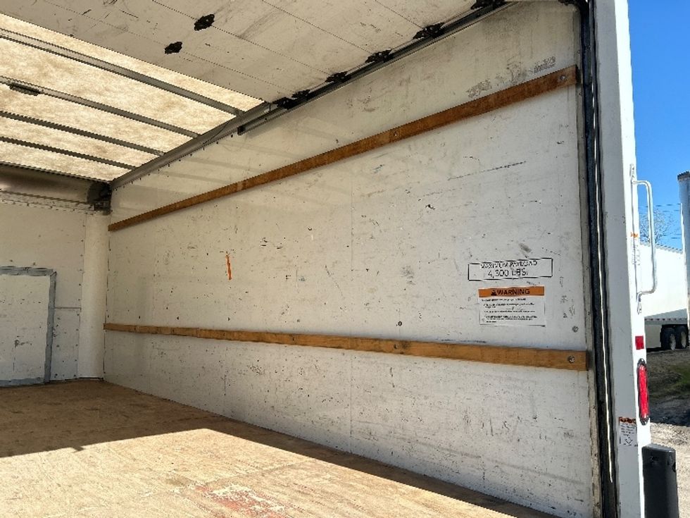 Light Duty Box Truck-Light and Medium Duty Trucks-Ford-2022-E350-Chester-VA-111,771\n\t\tmiles-$ 29,500 - Image 11