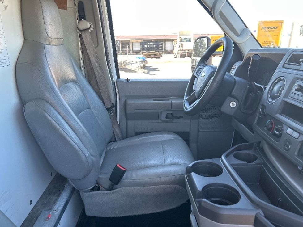 Light Duty Box Truck-Light and Medium Duty Trucks-Ford-2022-E350-Chester-VA-111,771\n\t\tmiles-$ 29,500 - Image 21