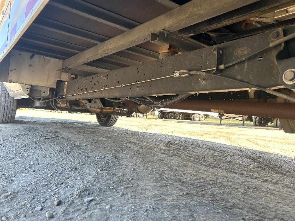 Light Duty Box Truck-Light and Medium Duty Trucks-Ford-2022-E350-Chester-VA-111,771\n\t\tmiles-$ 29,500 - Image 5