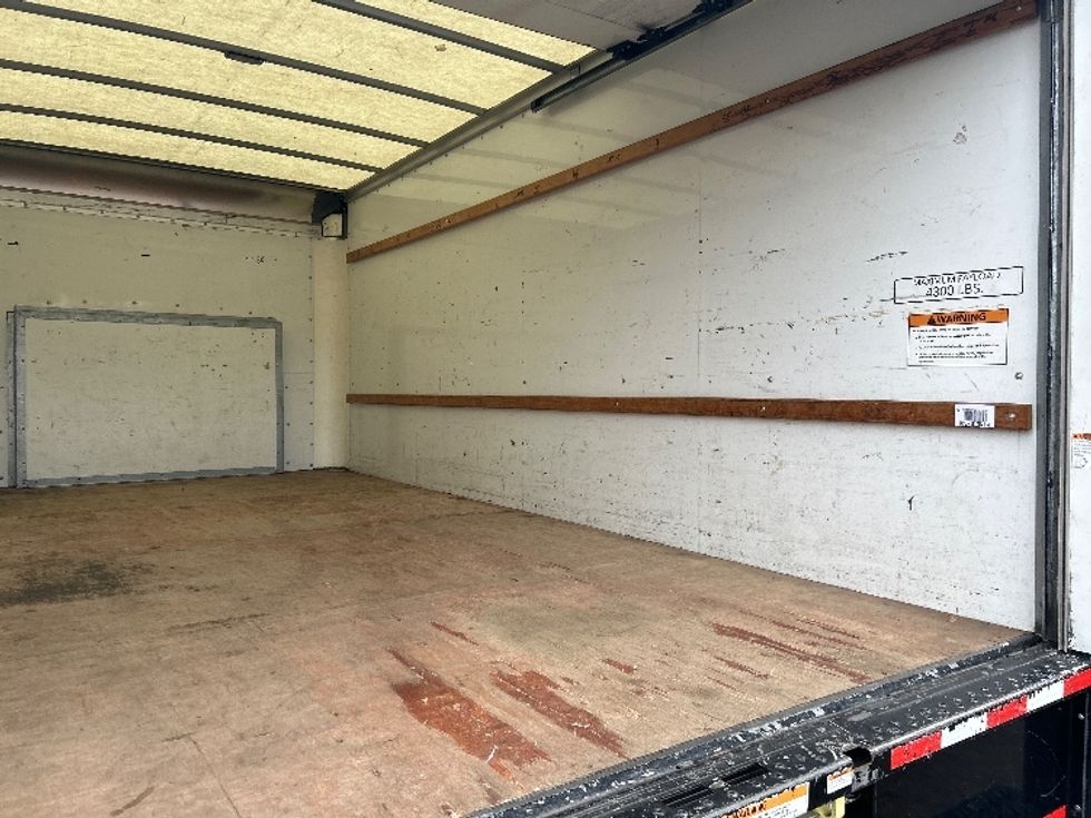 Light Duty Box Truck-Light and Medium Duty Trucks-Ford-2022-E350-Chester-VA-112,427\n\t\tmiles-$ 30,500 - Image 11
