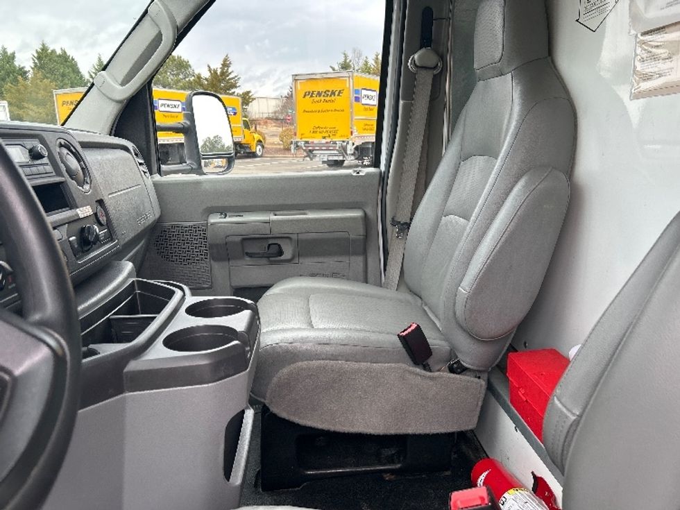 Light Duty Box Truck-Light and Medium Duty Trucks-Ford-2022-E350-Chester-VA-112,427\n\t\tmiles-$ 30,500 - Image 18