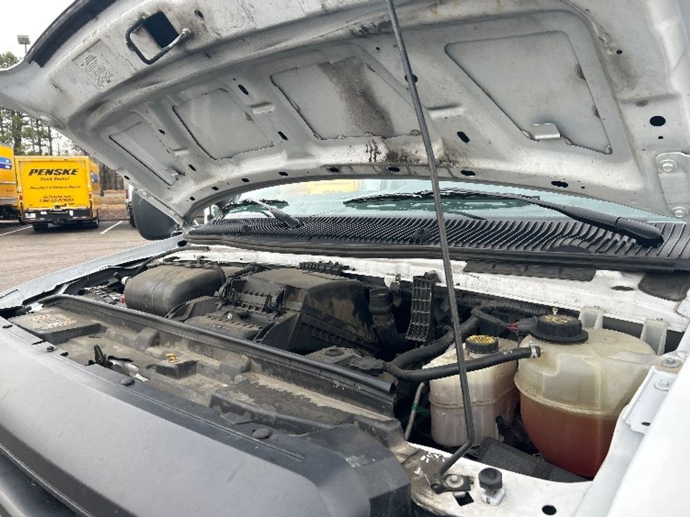 Light Duty Box Truck-Light and Medium Duty Trucks-Ford-2022-E350-Chester-VA-112,427\n\t\tmiles-$ 30,500 - Image 23