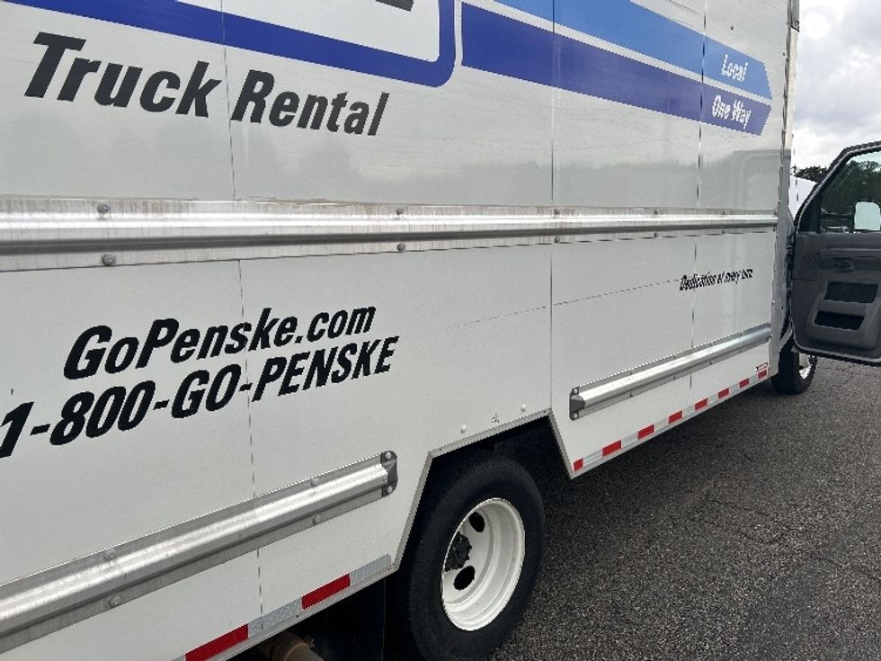 Light Duty Box Truck-Light and Medium Duty Trucks-Ford-2022-E350-Chester-VA-112,427\n\t\tmiles-$ 30,500 - Image 26