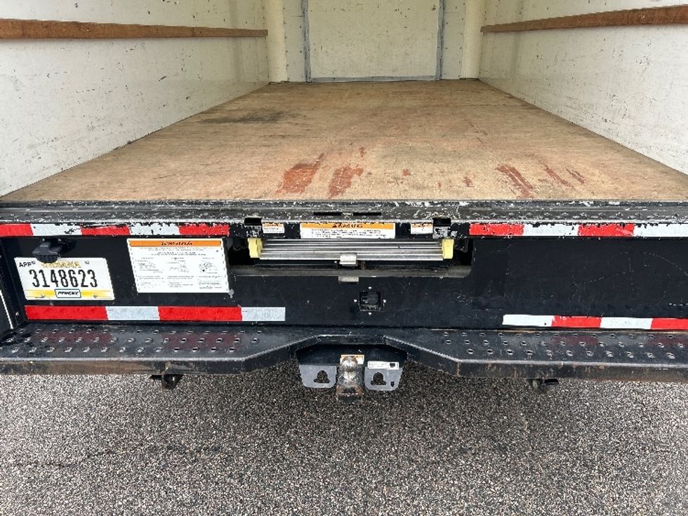 Light Duty Box Truck-Light and Medium Duty Trucks-Ford-2022-E350-Chester-VA-112,427\n\t\tmiles-$ 30,500 - Image 9