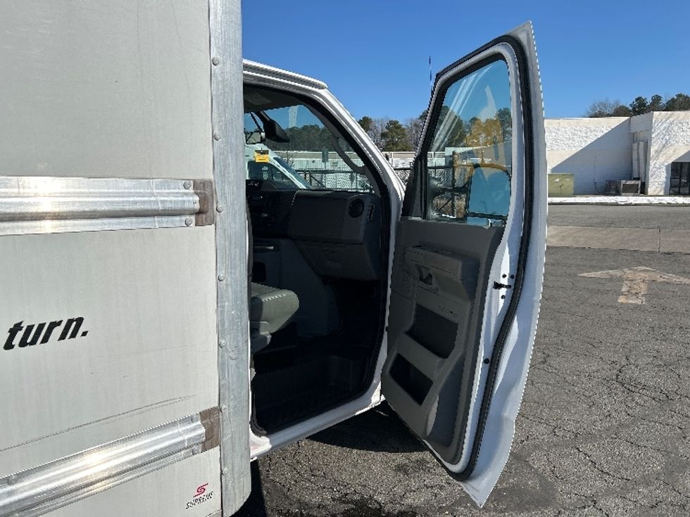 Light Duty Box Truck-Light and Medium Duty Trucks-Ford-2022-E350-Chester-VA-94,581\n\t\tmiles-$ 33,500 - Image 18