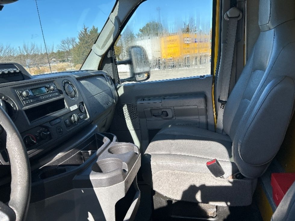 Light Duty Box Truck-Light and Medium Duty Trucks-Ford-2022-E350-Chester-VA-96,729\n\t\tmiles-$ 27,500 - Image 18