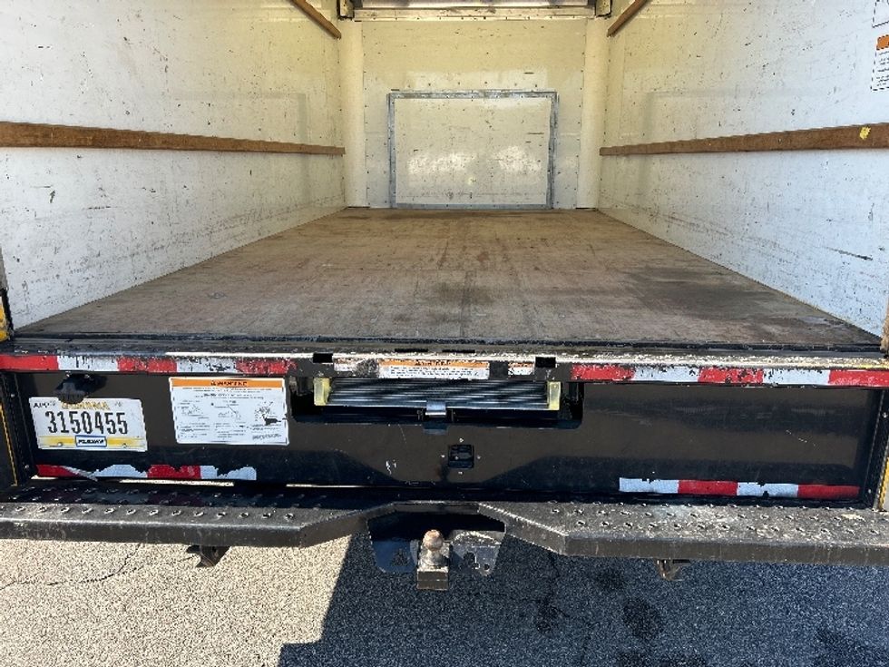 Light Duty Box Truck-Light and Medium Duty Trucks-Ford-2022-E350-Chester-VA-96,729\n\t\tmiles-$ 27,500 - Image 9