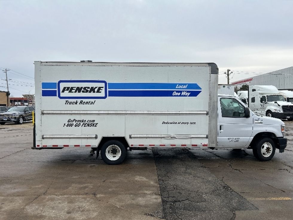 Light Duty Box Truck-Light and Medium Duty Trucks-Ford-2022-E350-Chicago (Melrose Park)-IL-89,139\n\t\tmiles-$ 32,750 - Image 15
