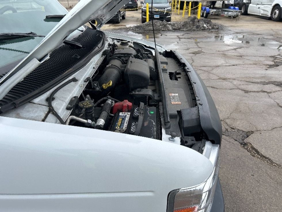 Light Duty Box Truck-Light and Medium Duty Trucks-Ford-2022-E350-Chicago (Melrose Park)-IL-89,139\n\t\tmiles-$ 32,750 - Image 23