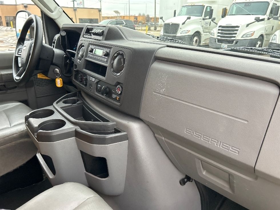 Light Duty Box Truck-Light and Medium Duty Trucks-Ford-2022-E350-Chicago (Melrose Park)-IL-94,125\n\t\tmiles-$ 29,000 - Image 22