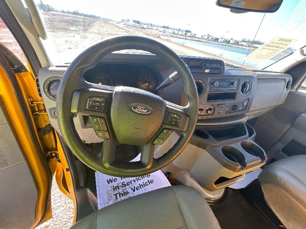 Light Duty Box Truck-Light and Medium Duty Trucks-Ford-2022-E350-Chicago (Melrose Park)-IL-96,756\n\t\tmiles-$ 28,750 - Image 17