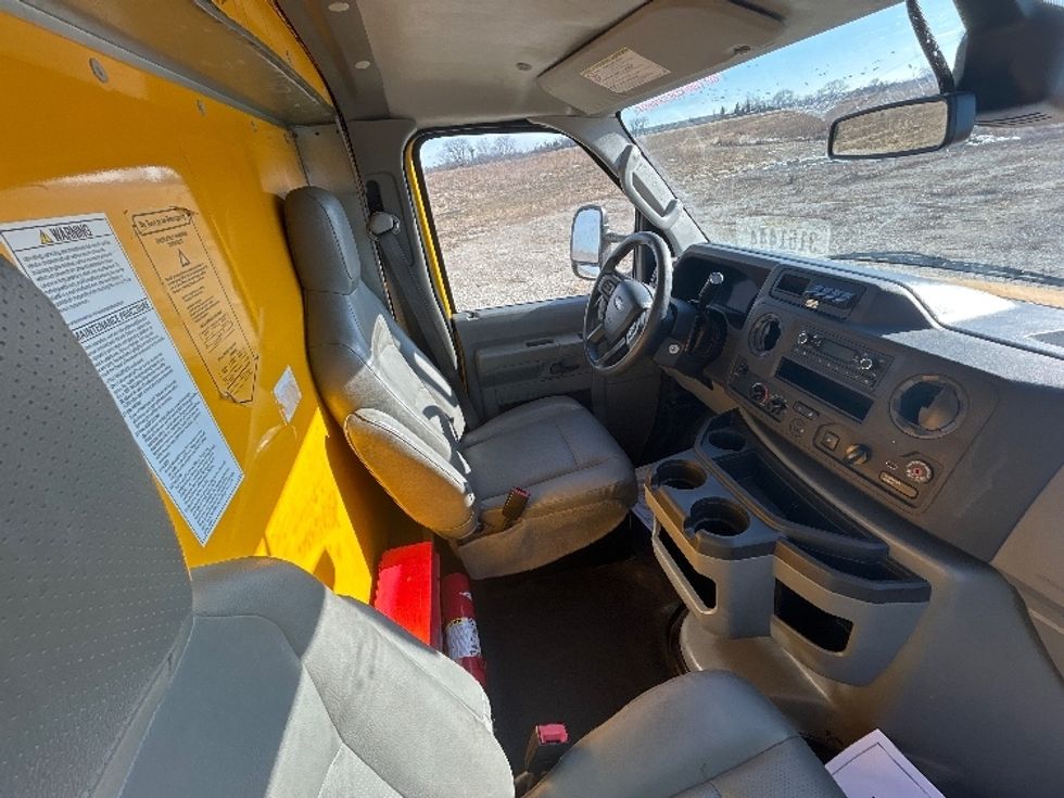 Light Duty Box Truck-Light and Medium Duty Trucks-Ford-2022-E350-Chicago (Melrose Park)-IL-96,756\n\t\tmiles-$ 28,750 - Image 21