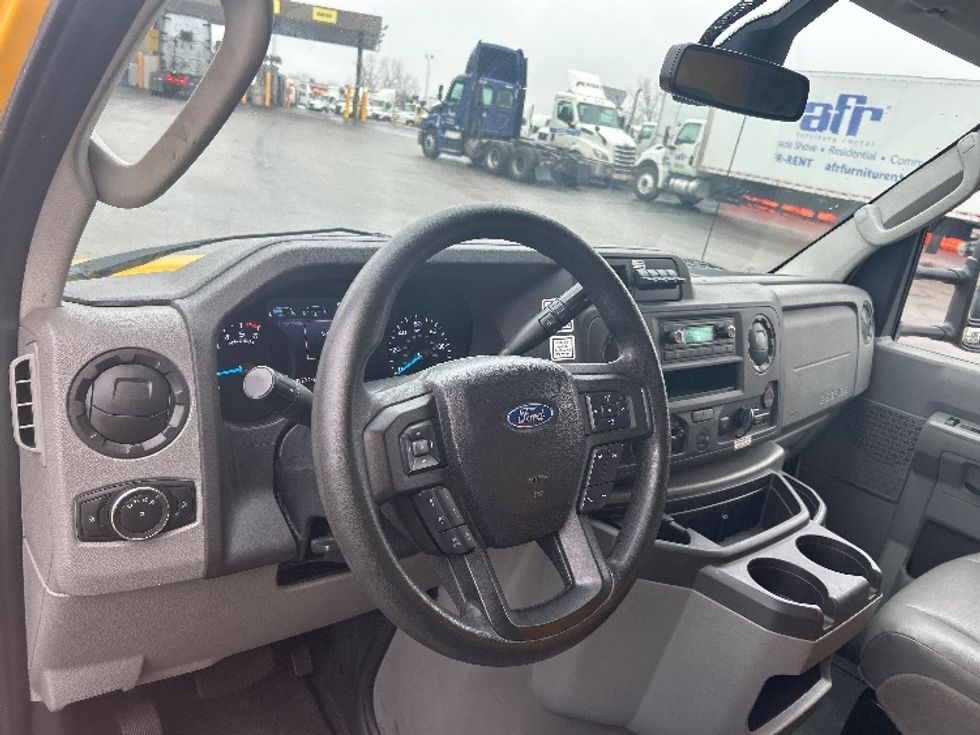 Light Duty Box Truck-Light and Medium Duty Trucks-Ford-2022-E350-Chicago (Melrose Park)-IL-98,116\n\t\tmiles-$ 30,000 - Image 17