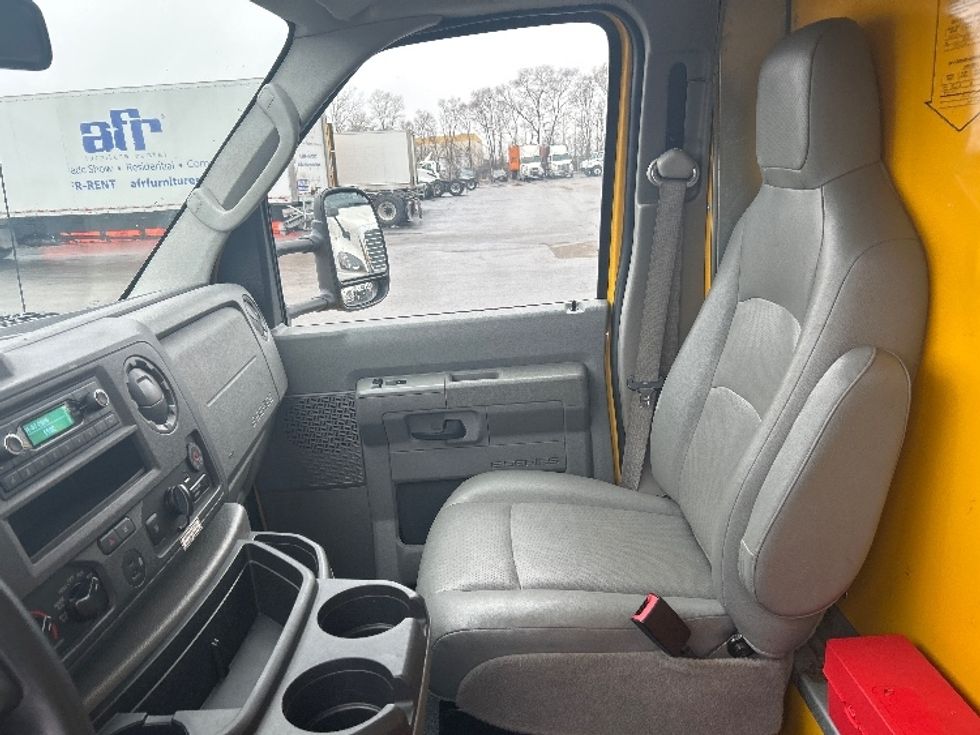 Light Duty Box Truck-Light and Medium Duty Trucks-Ford-2022-E350-Chicago (Melrose Park)-IL-98,116\n\t\tmiles-$ 30,000 - Image 19