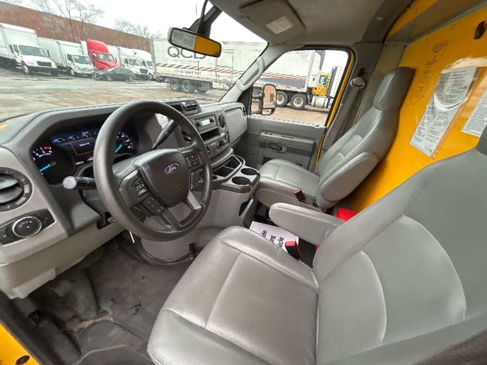 Light Duty Box Truck-Light and Medium Duty Trucks-Ford-2022-E350-Chicago (Melrose Park)-IL-98,581\n\t\tmiles-$ 28,500 - Image 17