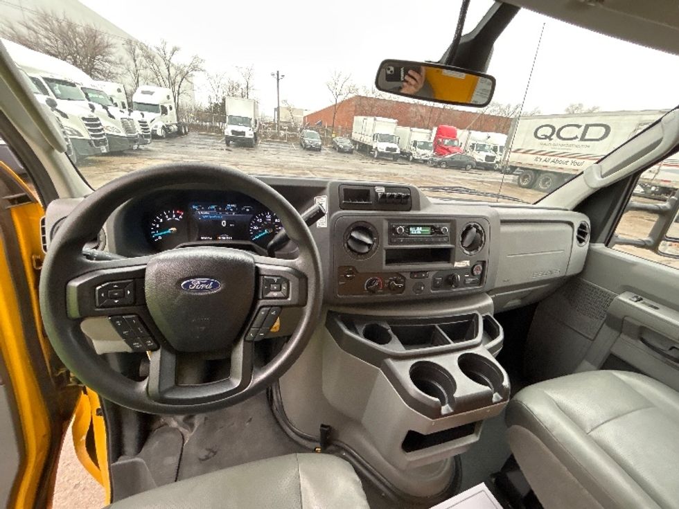 Light Duty Box Truck-Light and Medium Duty Trucks-Ford-2022-E350-Chicago (Melrose Park)-IL-98,581\n\t\tmiles-$ 28,500 - Image 18