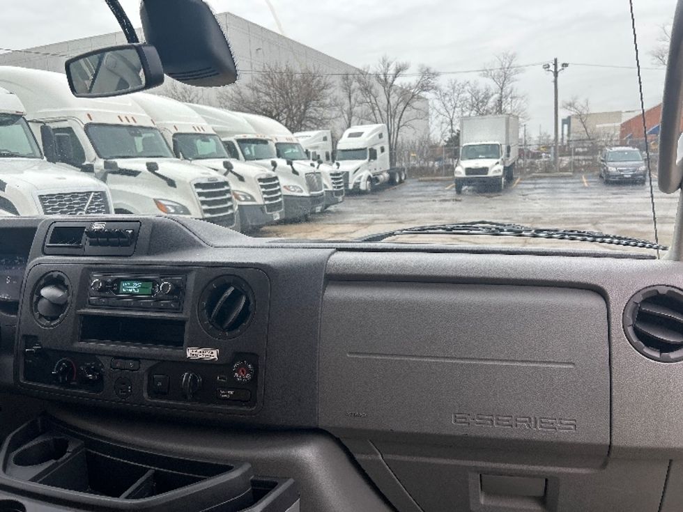 Light Duty Box Truck-Light and Medium Duty Trucks-Ford-2022-E350-Chicago (Melrose Park)-IL-98,581\n\t\tmiles-$ 28,500 - Image 21