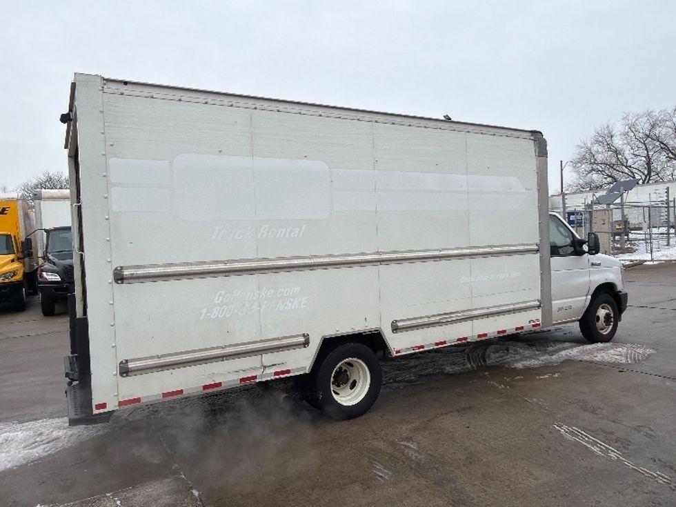 Light Duty Box Truck-Light and Medium Duty Trucks-Ford-2022-E350-Chicopee-MA-103,790\n\t\tmiles-$ 28,500 - Image 12