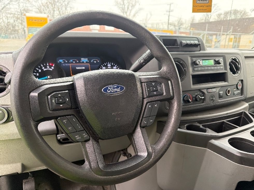 Light Duty Box Truck-Light and Medium Duty Trucks-Ford-2022-E350-Chicopee-MA-103,790\n\t\tmiles-$ 28,500 - Image 16