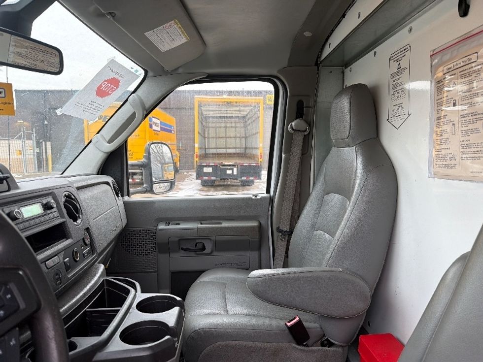 Light Duty Box Truck-Light and Medium Duty Trucks-Ford-2022-E350-Chicopee-MA-103,790\n\t\tmiles-$ 28,500 - Image 18