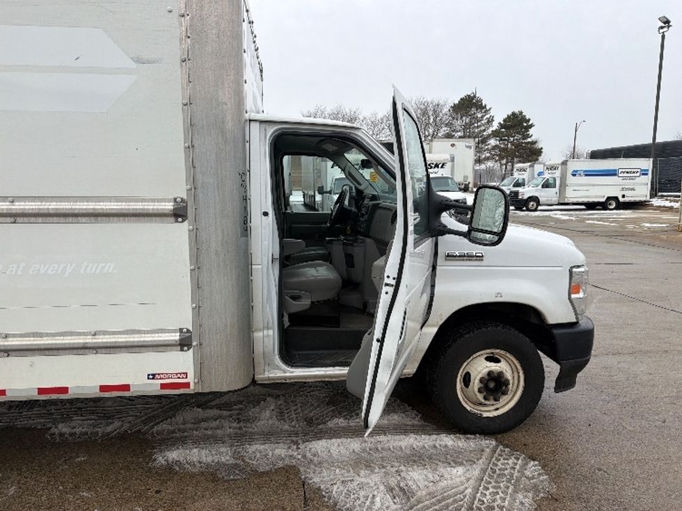 Light Duty Box Truck-Light and Medium Duty Trucks-Ford-2022-E350-Chicopee-MA-103,790\n\t\tmiles-$ 28,500 - Image 19