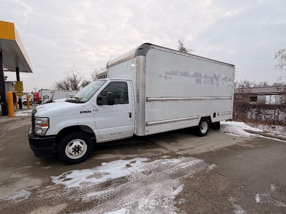 Light Duty Box Truck-Light and Medium Duty Trucks-Ford-2022-E350-Chicopee-MA-103,790\n\t\tmiles-$ 28,500 - Image 2