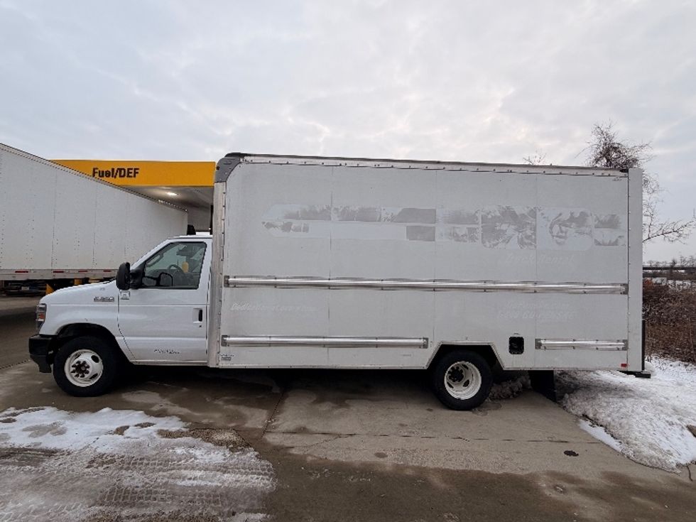 Light Duty Box Truck-Light and Medium Duty Trucks-Ford-2022-E350-Chicopee-MA-103,790\n\t\tmiles-$ 28,500 - Image 3