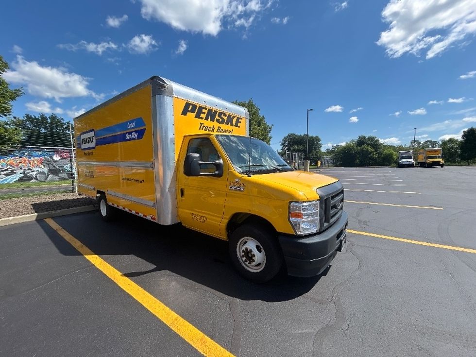 Light Duty Box Truck-Light and Medium Duty Trucks-Ford-2022-E350-Chicopee-MA-142,960\n\t\tmiles-$ 20,500 - Image 1
