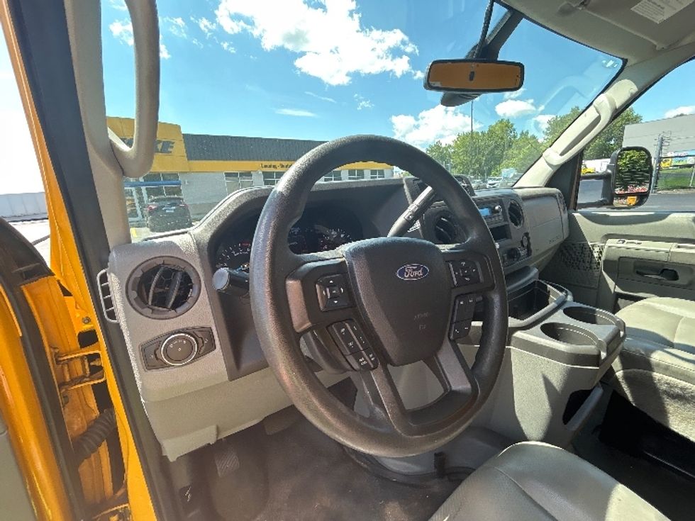 Light Duty Box Truck-Light and Medium Duty Trucks-Ford-2022-E350-Chicopee-MA-142,960\n\t\tmiles-$ 20,500 - Image 17