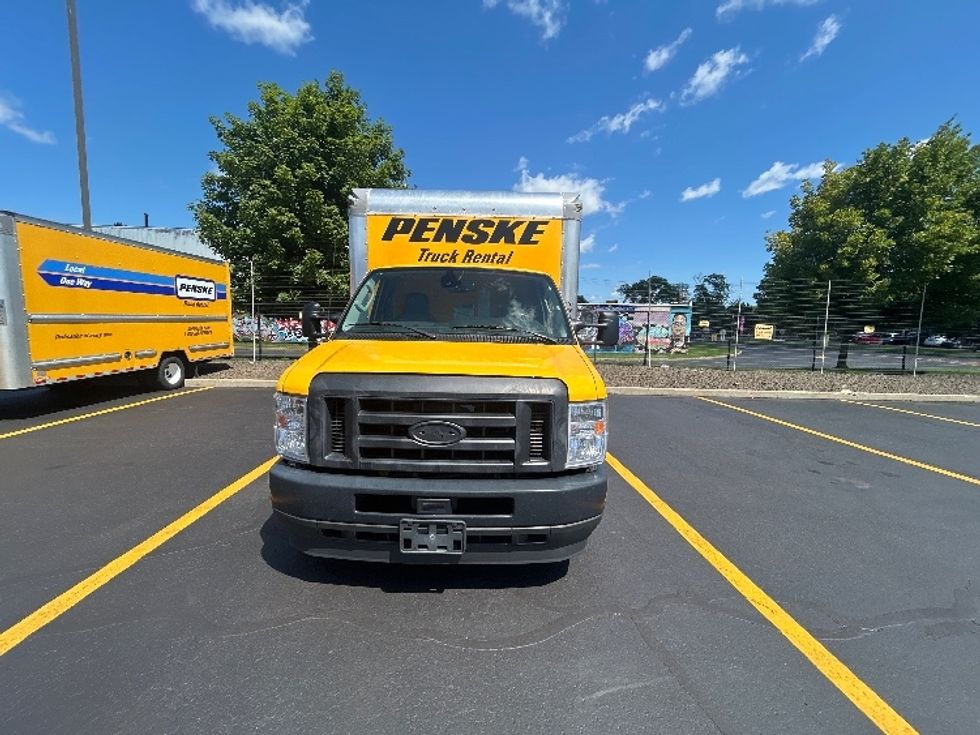 Light Duty Box Truck-Light and Medium Duty Trucks-Ford-2022-E350-Chicopee-MA-142,960\n\t\tmiles-$ 20,500 - Image 2
