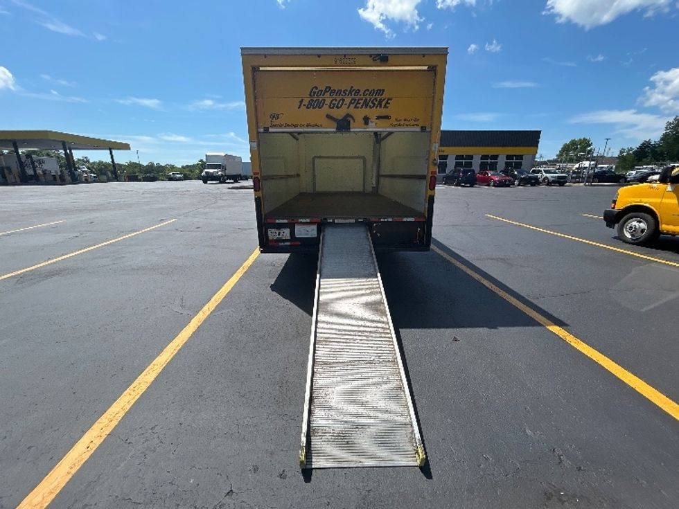 Light Duty Box Truck-Light and Medium Duty Trucks-Ford-2022-E350-Chicopee-MA-142,960\n\t\tmiles-$ 20,500 - Image 9