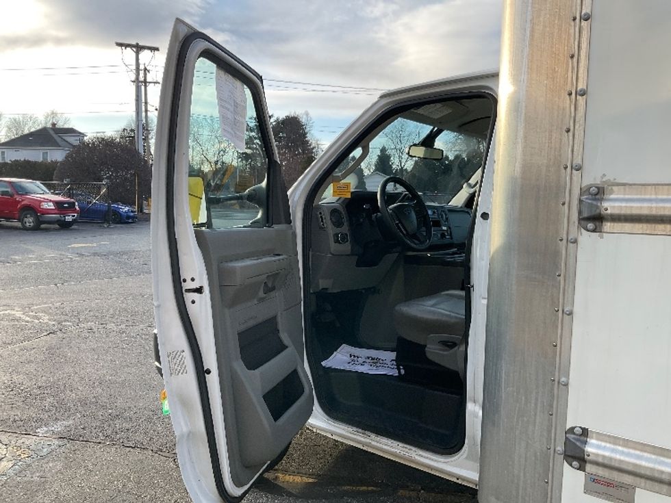 Light Duty Box Truck-Light and Medium Duty Trucks-Ford-2022-E350-Chicopee-MA-74,481\n\t\tmiles-$ 37,500 - Image 16