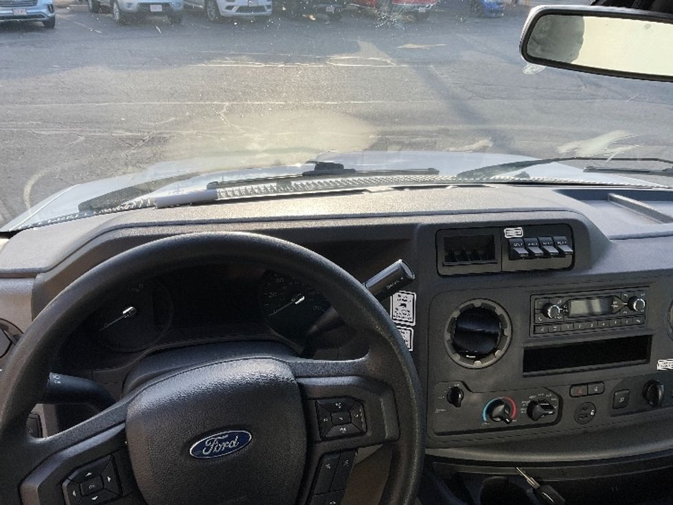 Light Duty Box Truck-Light and Medium Duty Trucks-Ford-2022-E350-Chicopee-MA-74,481\n\t\tmiles-$ 37,500 - Image 18