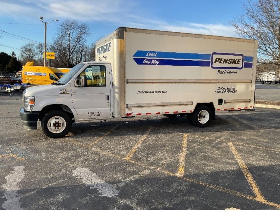 Light Duty Box Truck-Light and Medium Duty Trucks-Ford-2022-E350-Chicopee-MA-74,481\n\t\tmiles-$ 37,500 - Image 4