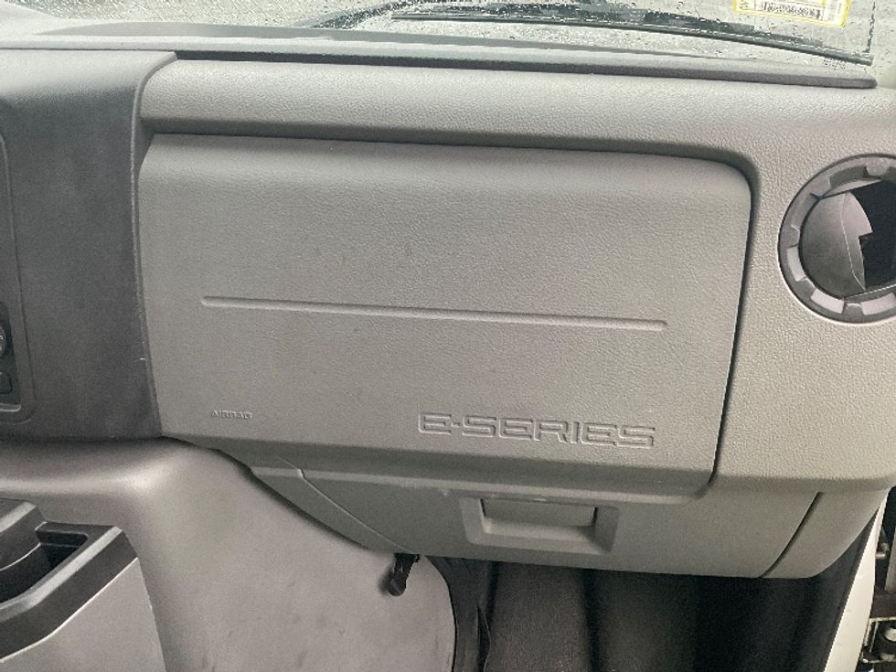 Light Duty Box Truck-Light and Medium Duty Trucks-Ford-2022-E350-Chicopee-MA-80,957\n\t\tmiles-$ 34,000 - Image 20