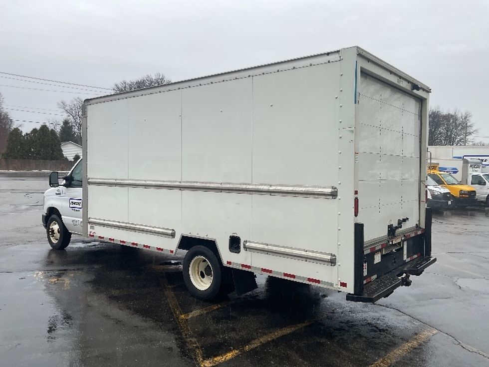 Light Duty Box Truck-Light and Medium Duty Trucks-Ford-2022-E350-Chicopee-MA-80,957\n\t\tmiles-$ 34,000 - Image 6