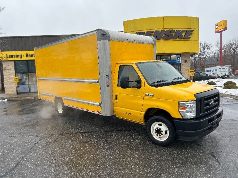 Light Duty Box Truck-Light and Medium Duty Trucks-Ford-2022-E350-Chicopee-MA-87,467\n\t\tmiles-$ 27,750 - Image 1