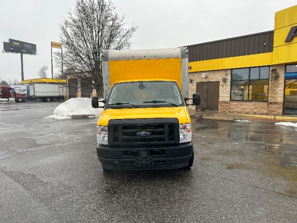 Light Duty Box Truck-Light and Medium Duty Trucks-Ford-2022-E350-Chicopee-MA-87,467\n\t\tmiles-$ 27,750 - Image 2
