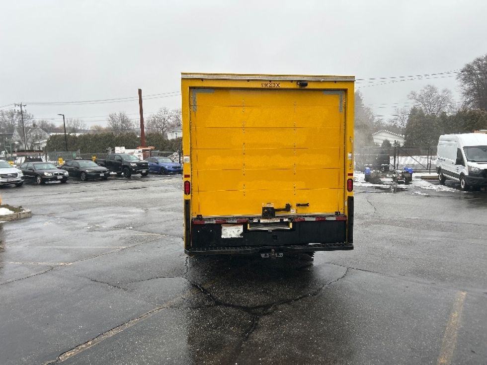 Light Duty Box Truck-Light and Medium Duty Trucks-Ford-2022-E350-Chicopee-MA-87,467\n\t\tmiles-$ 27,750 - Image 7